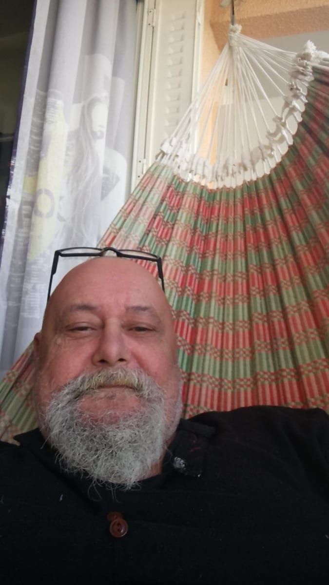 Profil de Paris, 41 ans, Bars gay à Hausen am Albis (Zurich)