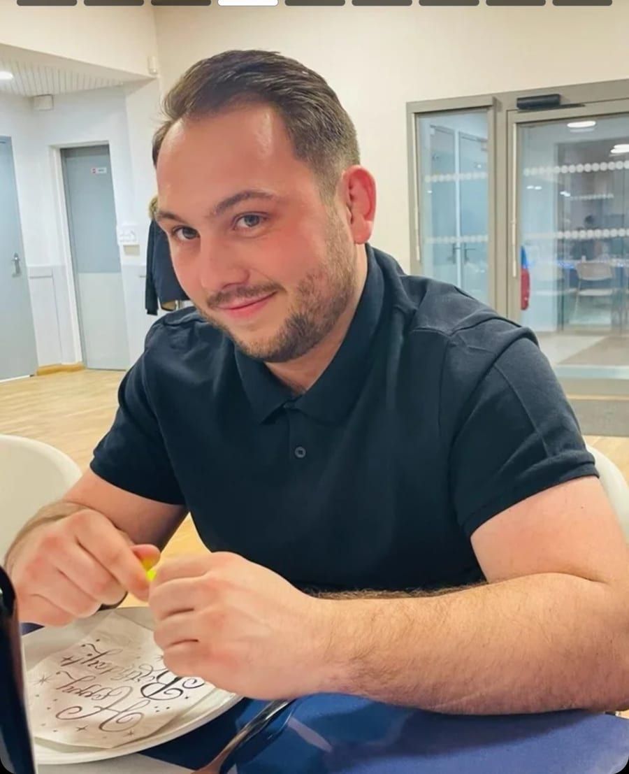 Profil de Momo, 27 ans, Bars gay à Ardez (Grisons)