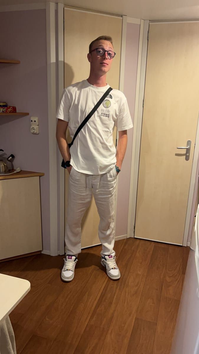 Profil de Badredine, 25 ans, Bars gay à Cudrefin (Vaud)