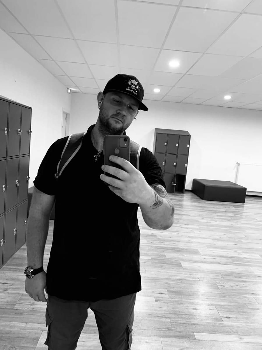 Profil de Ilian, 31 ans, Bars gay à Schwanden GL (Glaris)