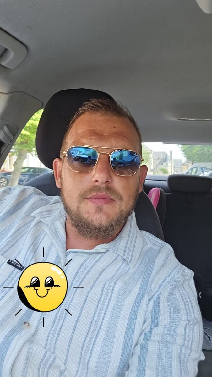 Profil de Nordine, 39 ans, Bars gay à Douanne (Berne)