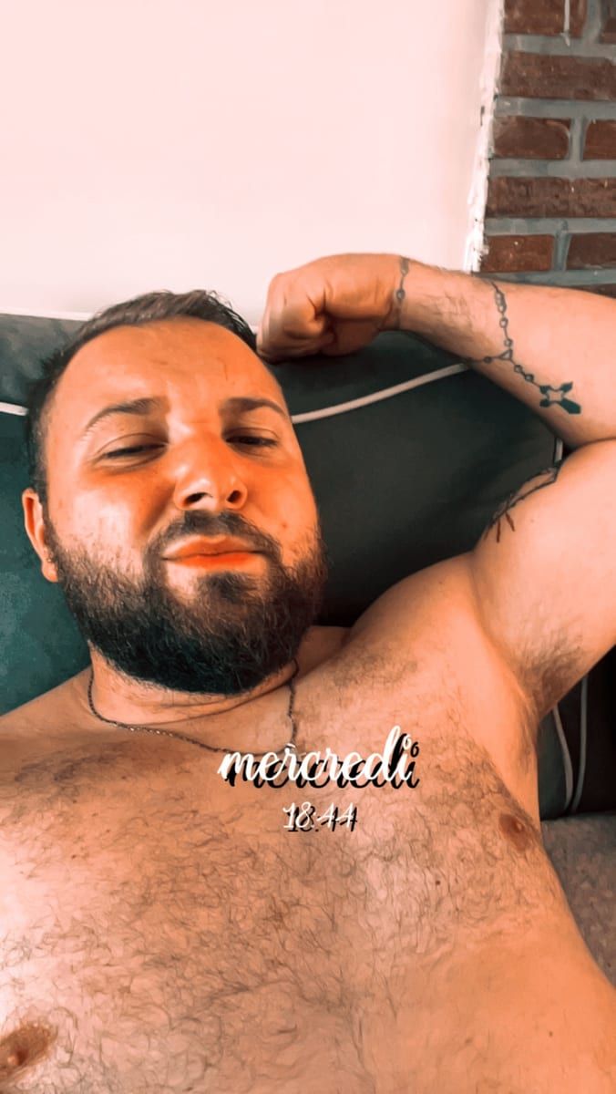 Profil de Job, 26 ans, Bars gay à Veyrier (Genève)