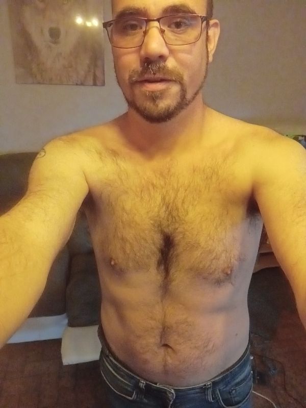 Profil de Gilles, 34 ans, Bars gay à Vellerat (Jura)