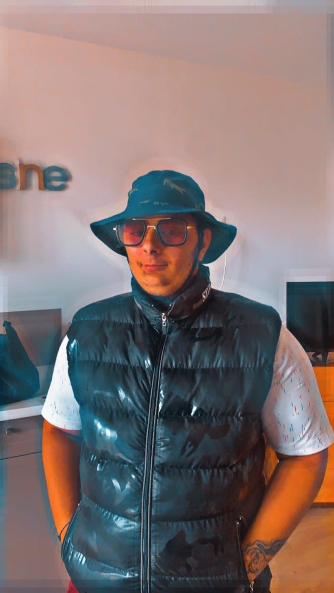 Profil de Najibe, 27 ans, Bars gay à Galmiz (Fribourg)