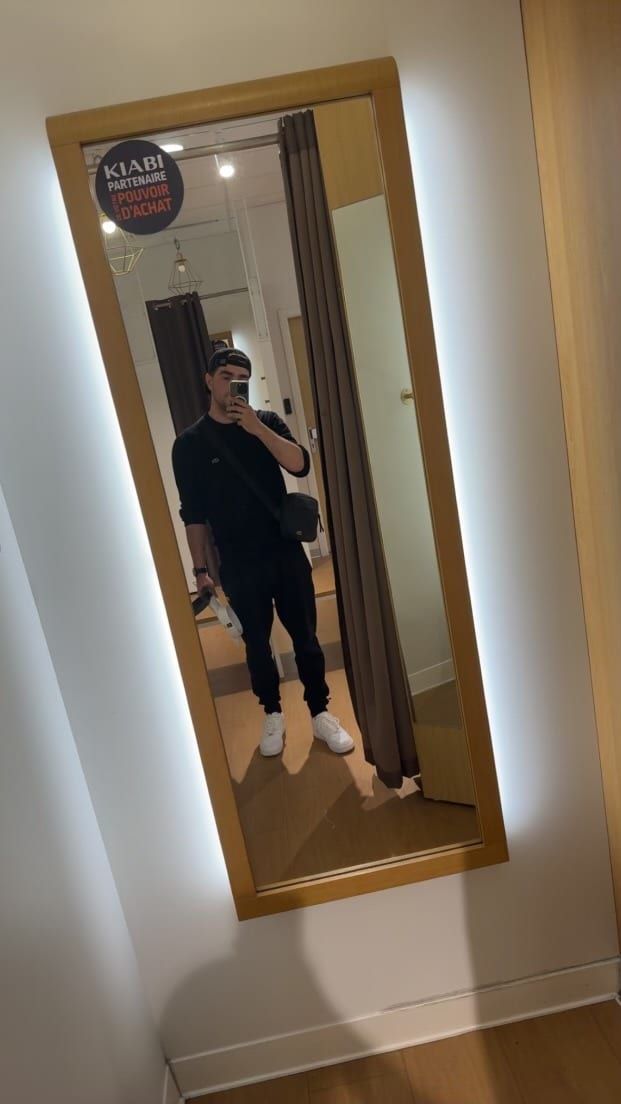 Profil de Eliass, 27 ans, Bars gay à Arvigo (Grisons)