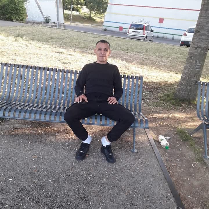 Profil de Lowen, 23 ans, Bars gay à Jenaz (Grisons)
