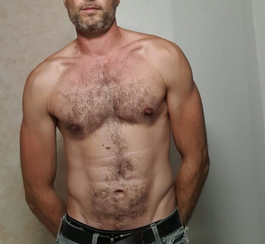 Profil de Hacene, 22 ans, Bars gay à Vésenaz (Genève)