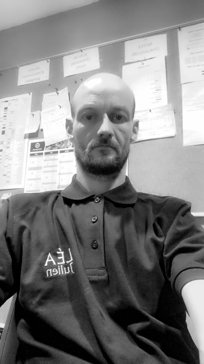 Profil de Ouafi, 45 ans, Bars gay à Zeneggen (Valais)