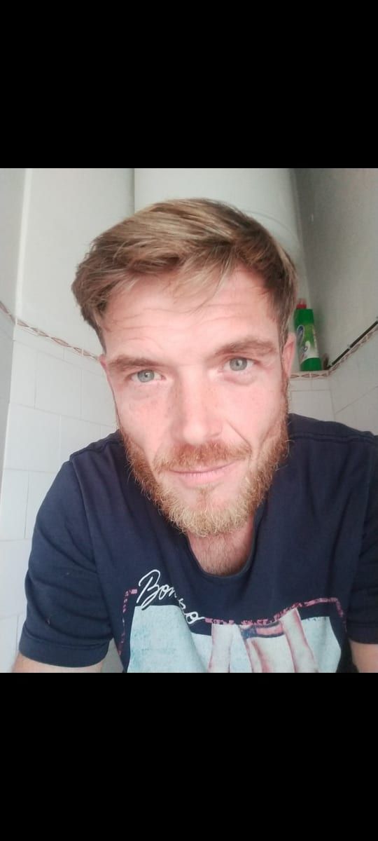Profil de Ginez, 41 ans, Bars gay à Chironico (Tessin)