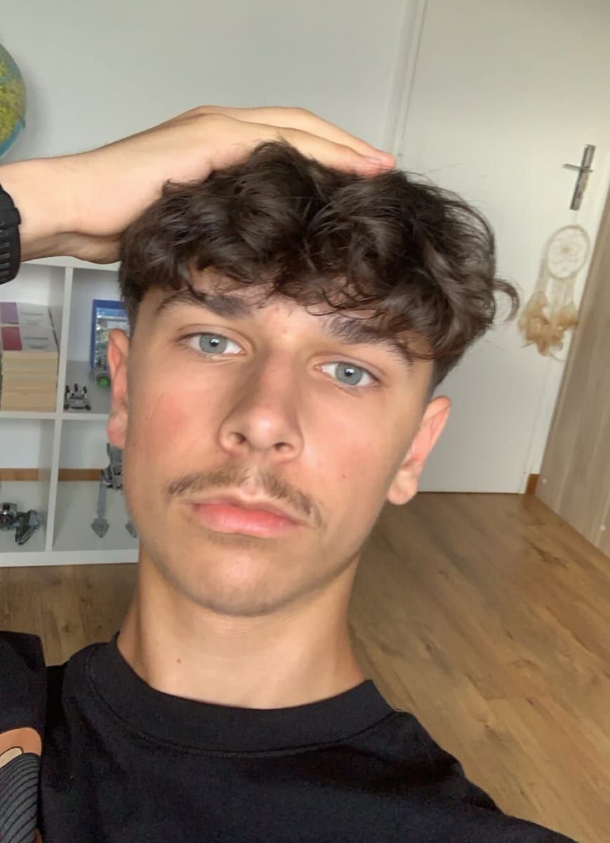 Profil de Yaakoub, 28 ans, Bars gay à Campascio (Grisons)