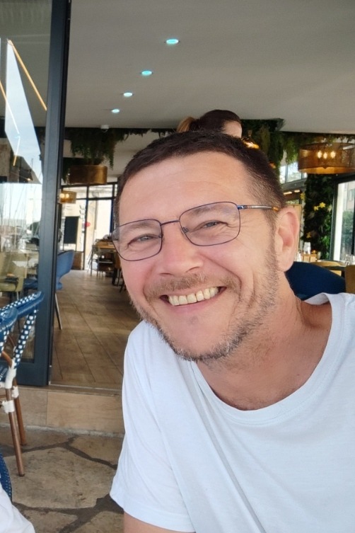 Profil de Elyahou, 42 ans, Bars gay à Walzenhausen (Appenzell Rhodes-Extérieures)