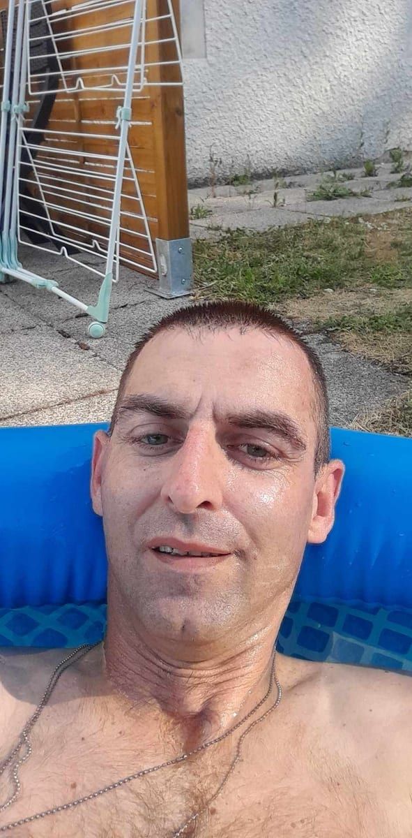 Profil de Mounsef, 40 ans, Bars gay à Châtel-St-Denis (Fribourg)
