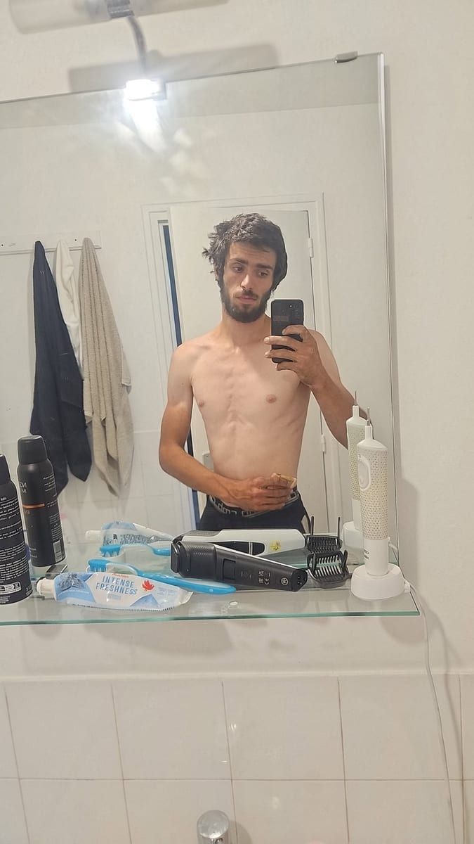 Profil de Saint-cyr, 29 ans, Bars gay à Cimalmotto (Tessin)
