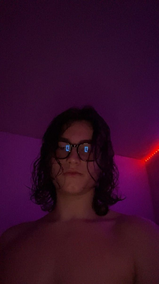 Profil de Zola, 23 ans, Bars gay à Chiggiogna (Tessin)