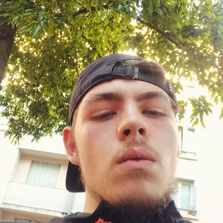 Profil de Saphir, 31 ans, Bars gay à Wilen b. Wollerau (Schwytz)