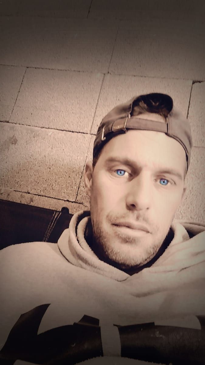 Profil de Rashid, 31 ans, Bars gay à Galmiz (Fribourg)