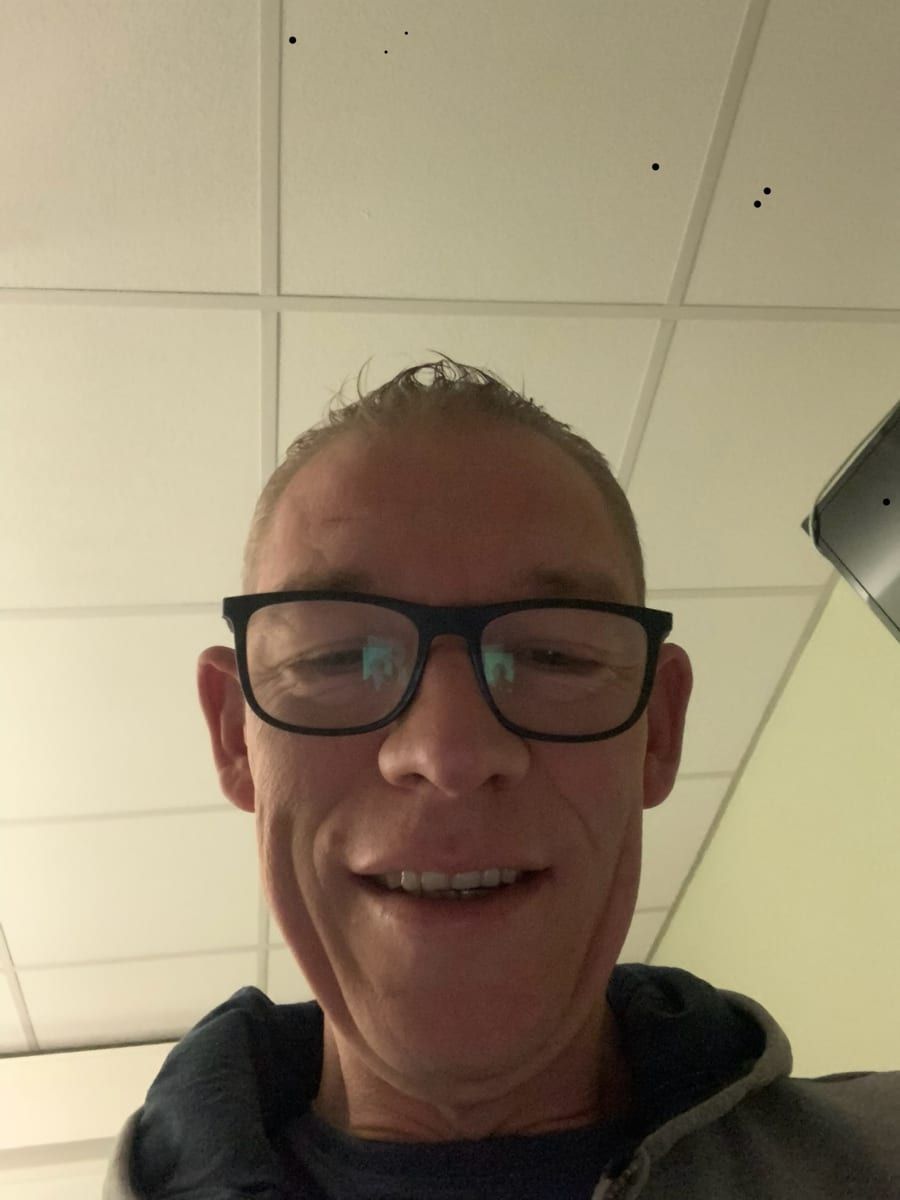 Profil de Ameur, 29 ans, Bars gay à Wiesenberg (Nidwald)